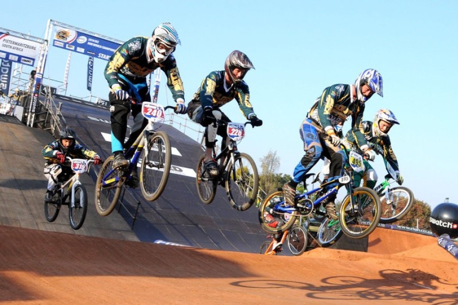 BMX Racing - вело-мотокросс