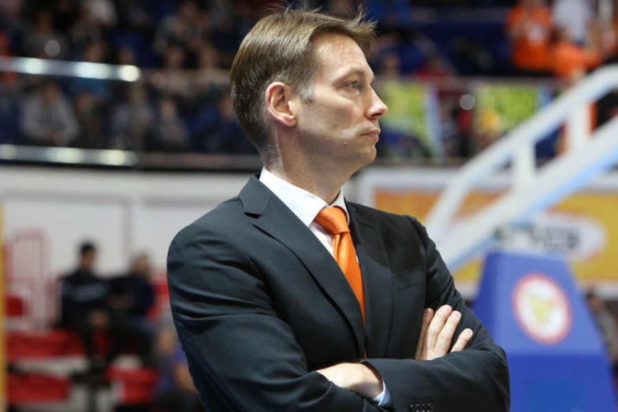 Олаф Ланге - главный тренер женской сборной России по баскетболу