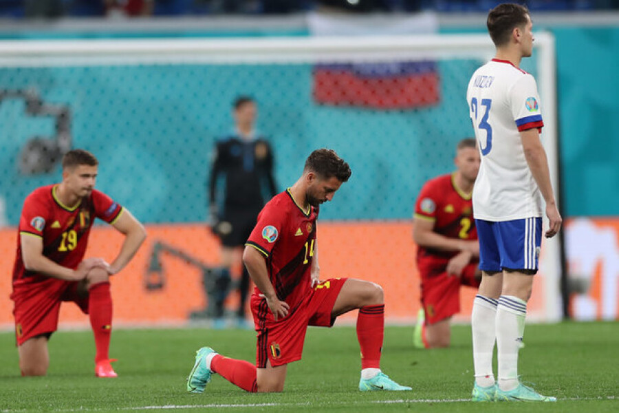 «Болел за россиян, потому что не преклонили колено» - впечатления чехов от матча Россия - Бельгия