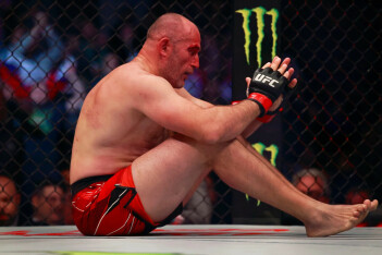 45-летний Алексей Олейинк уступил Илиру Латифи на турнире UFC в Лас-Вегасе