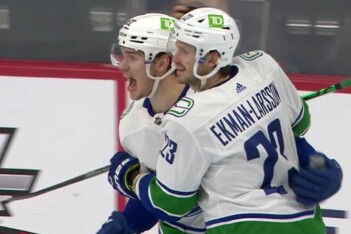 Ванкуверцы на HFBoards о Подколзине после эмоционального первого гола в НХЛ: «Взгляните, как он счастлив!»