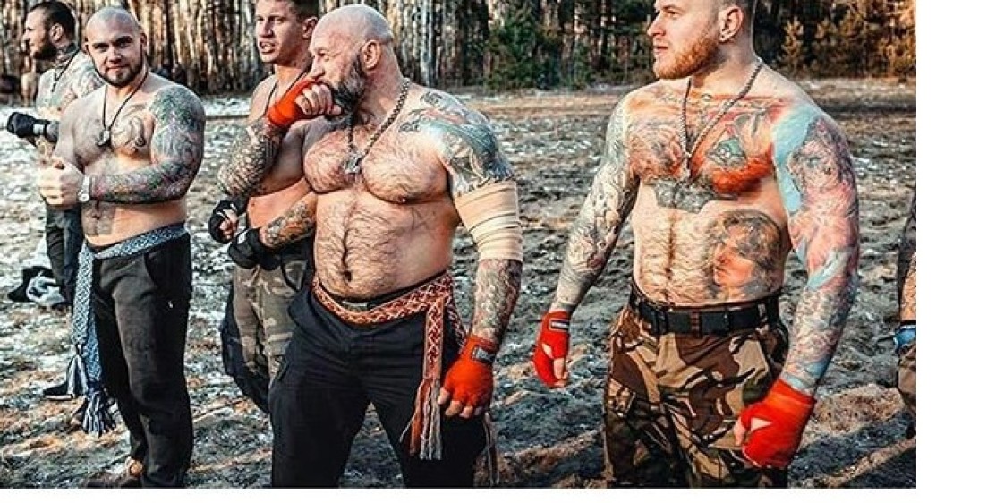 Русские хулиганы готовятся к ЧМ-2018 тренировками в качалках и драками в лесах
