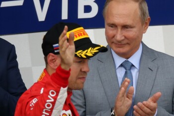 «Тем временем «Хаас» в цветах российского флага»: читатели The Daily Mail об отказе Феттеля ехать в Россию