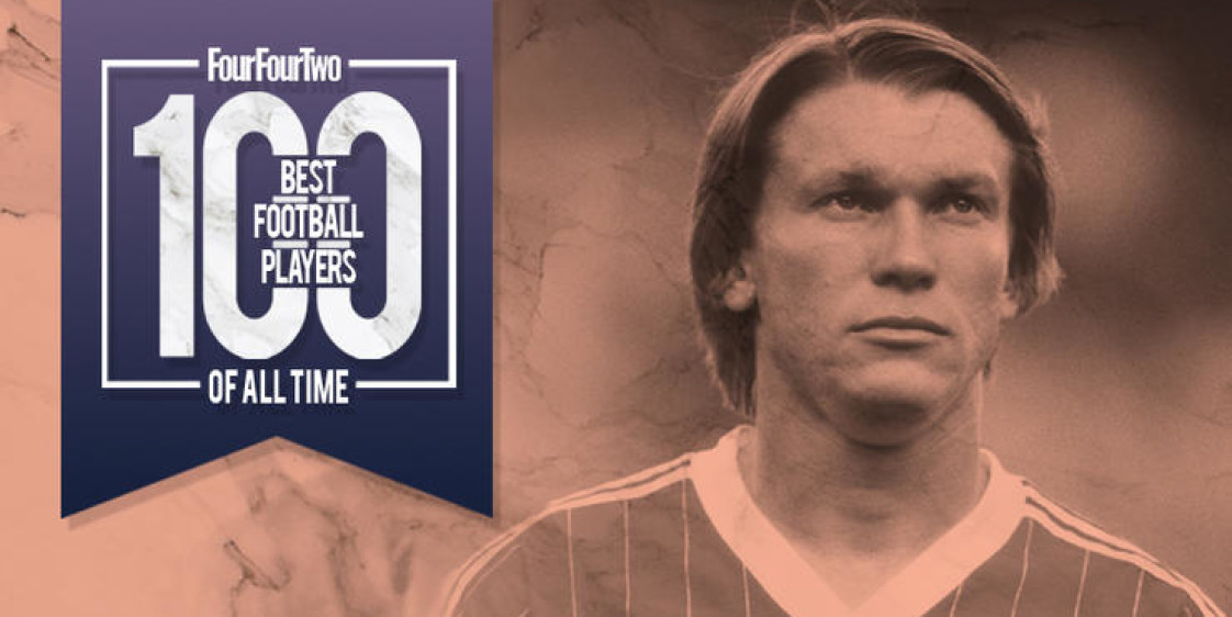 Блохин - единственный из советских полевых игроков, попавший в топ-100