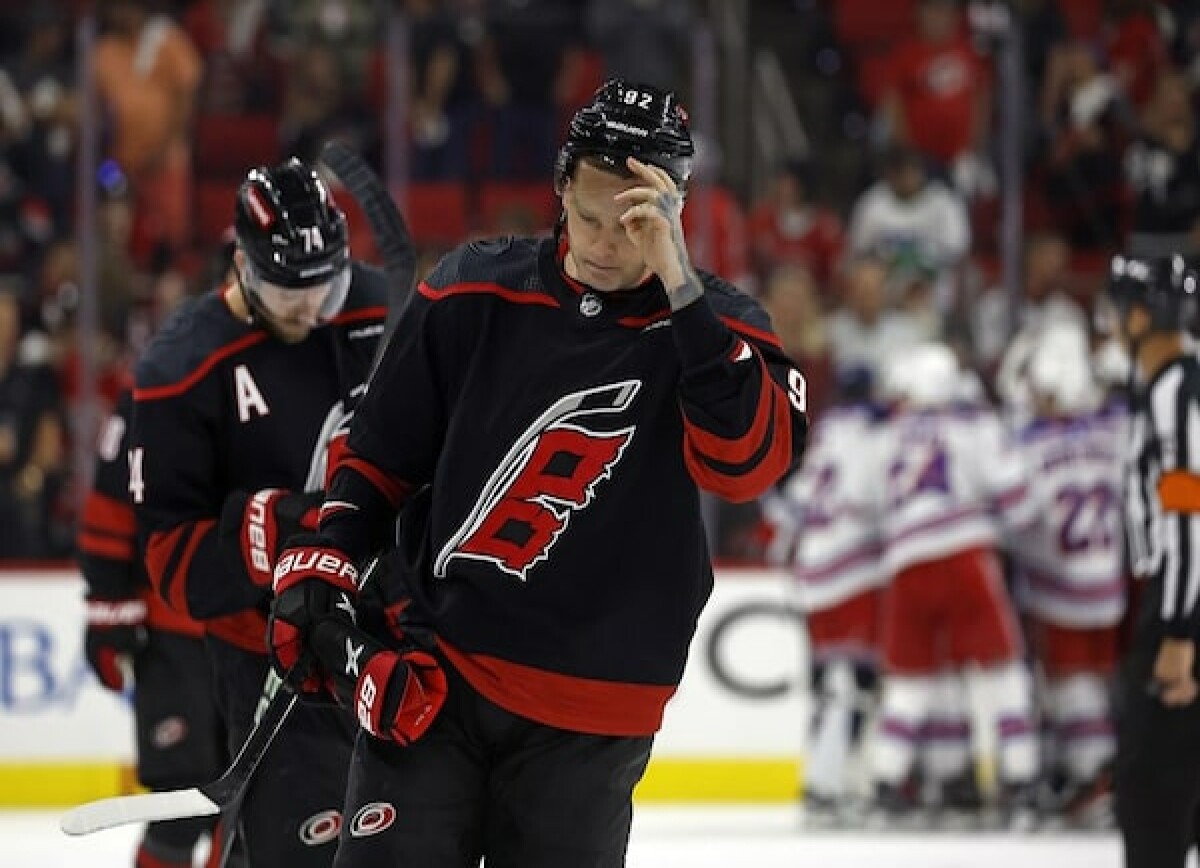 Hockey Feed (США) о возвращении Кузнецова в Россию: его путь в НХЛ завершен