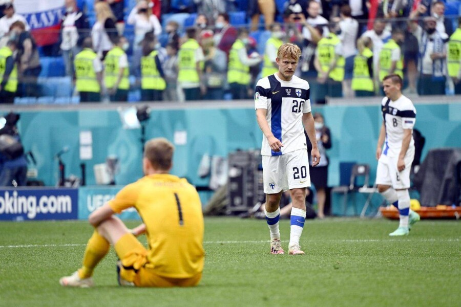 «Матчи против России нам почему-то никогда не удаются» - реакции финских фанов на поражение