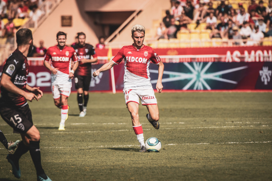 «С отрывом лучший футболист «Монако» - Головин очень впечатлил монегасских фанов в матче против «Нима»