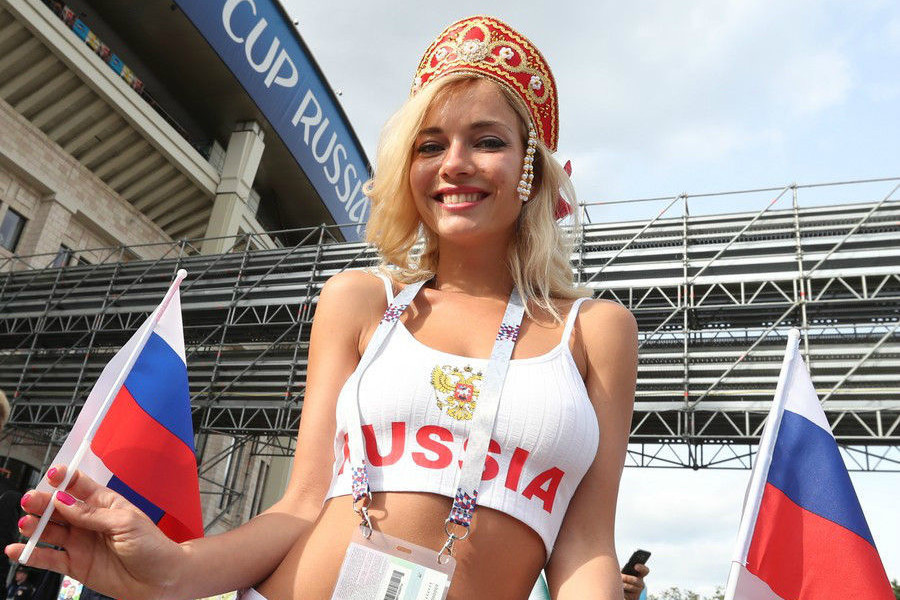 «Россиянки – это нечто! Не чета нашим слонихам!» - иностранцы о фанатке-порноактрисе