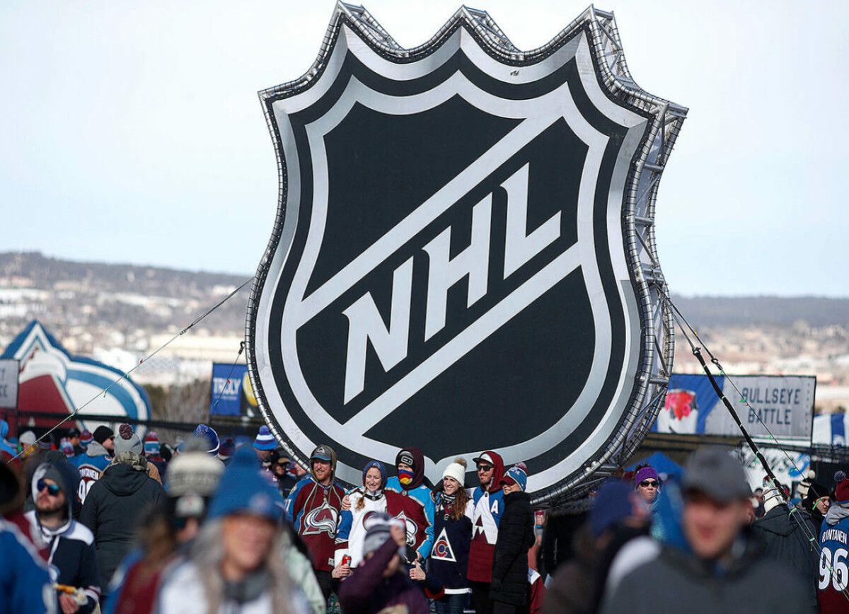 Журналист The Hockey News заявил о необходимости защищать хоккеистов от политических дел