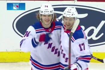 «Какой искусный игрок!» - эйфория ньюйоркцев после первого гола Кравцова в НХЛ