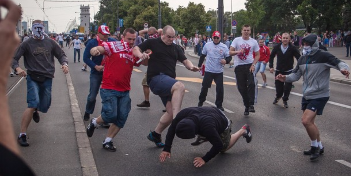 Польские фанаты получили тюремные сроки за нападение на россиян на Евро-2012