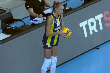 «Образец совершенства в волейболе»: иностранцы в YouTube и Twitter о феерящей в Турции Федоровцевой