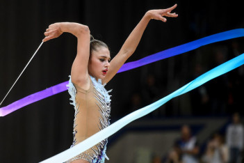 «Она продолжает идти вперед, несмотря на то, что у нее нет шансов на попадание в Токио» - иностранцы поддержали российскую гимнастку