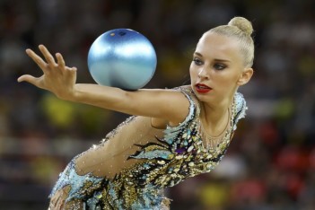 «Она контролирует мяч лучше, чем футболист Лукаку» - в сети вспомнили выступление российской гимнастки в олимпийском Рио
