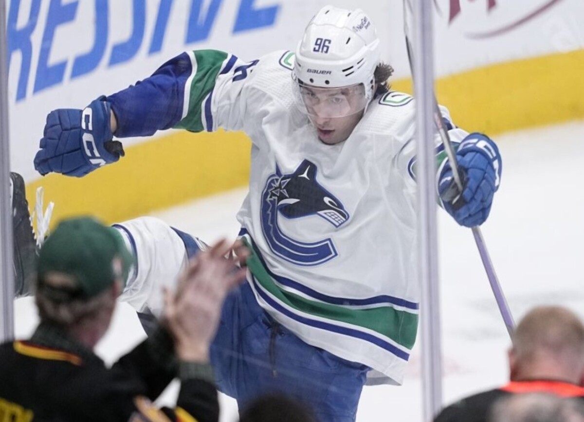 Канадцы о продолжающем разрывать НХЛ Кузьменко: Павел Буре поменял свой номер на 96-й