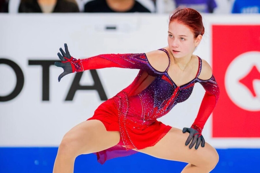 «Так здорово видеть столько атлетизма в прыжках и такую грацию»: Элайн Зайяк о россиянках на Skate America