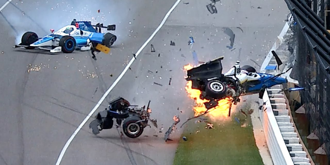 Российский пилот IndyCar попал в массовую аварию