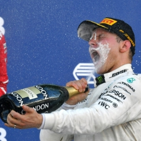 Стоп-кадр: Боттас празднует триумф на Гран-При России