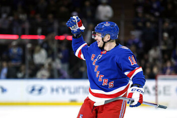 Американцы после ассистентского покера Панарина: он должен оставаться лысым до конца сезона