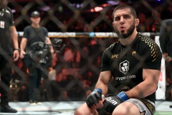 Bloody Elbow о плане Махачева на жизнь после карьеры: фанатам осталось наслаждаться недолго