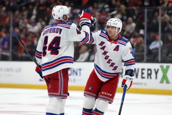 NHL Trade Talk о будущем Гаврикова на фоне кризиса «Рейнджерс»: обмен исключать нельзя