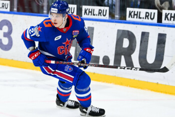 По мнению NHL.com, Никишин - проспект «Каролины» №1, а Пономарев наверняка попадет в основу уже в этом сезоне