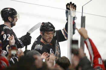 В Вашингтоне вспомнили, как Овечкин обошёл Хоу по голам: подарок, который он преподнёс не так, как хотел