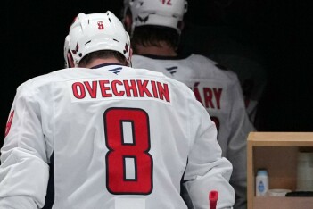Заокеанские фанаты о будущем Овечкина в НХЛ: Ягр должен с ним поговорить
